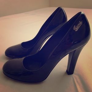 Gucci black patent pumps size 38 1/2
